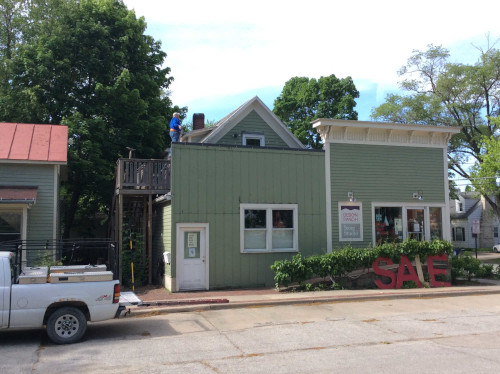 Before photo of issues on the local Iowan grocery store's roof.